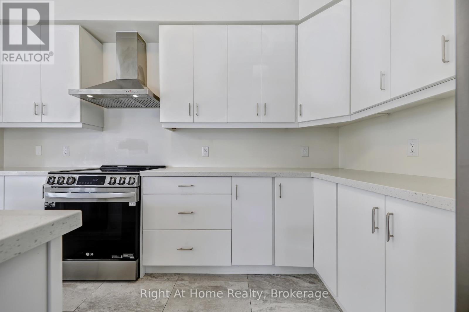 Photo 17 of 226 Broadacre Drive, Kitchener ON