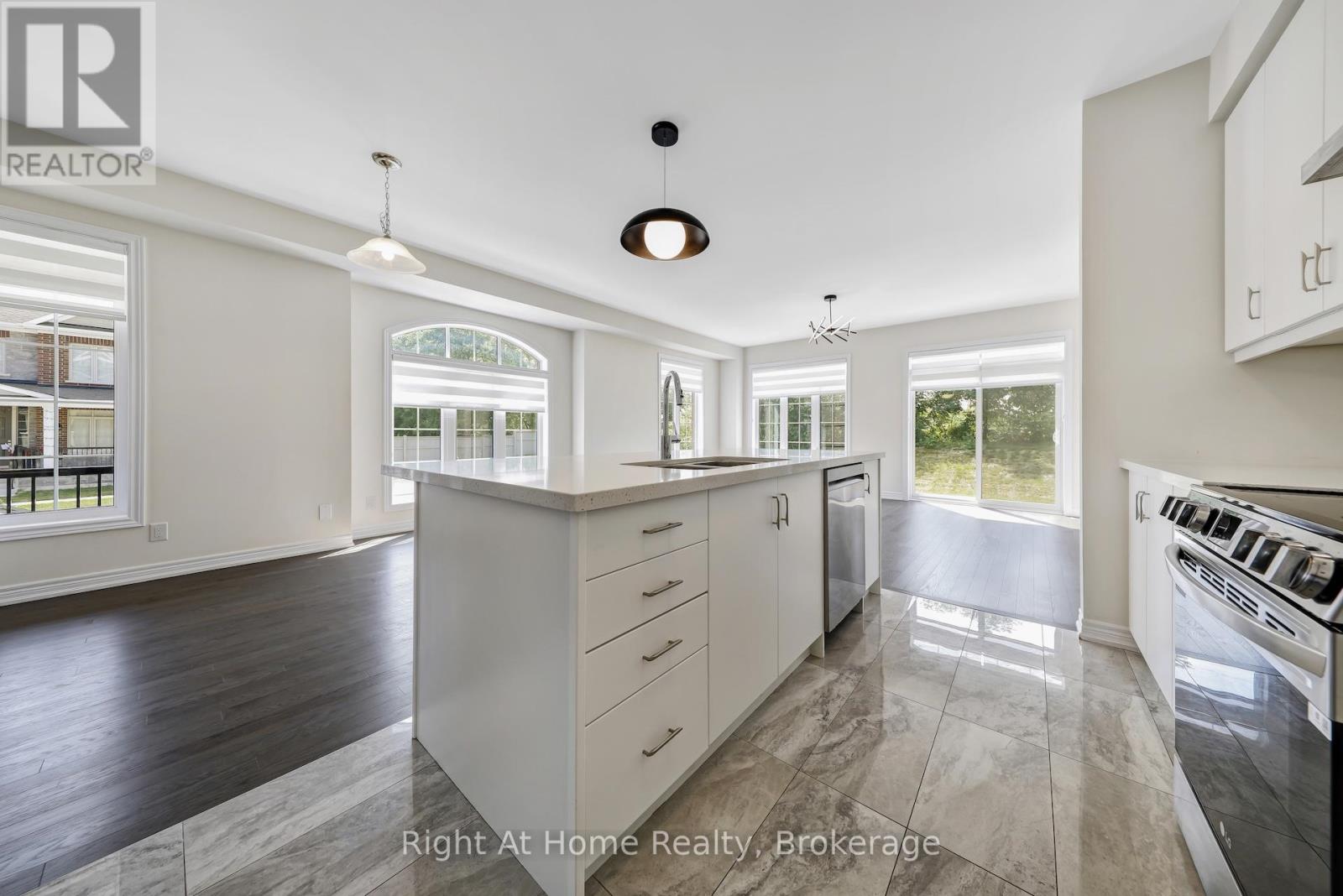 Photo 19 of 226 Broadacre Drive, Kitchener ON