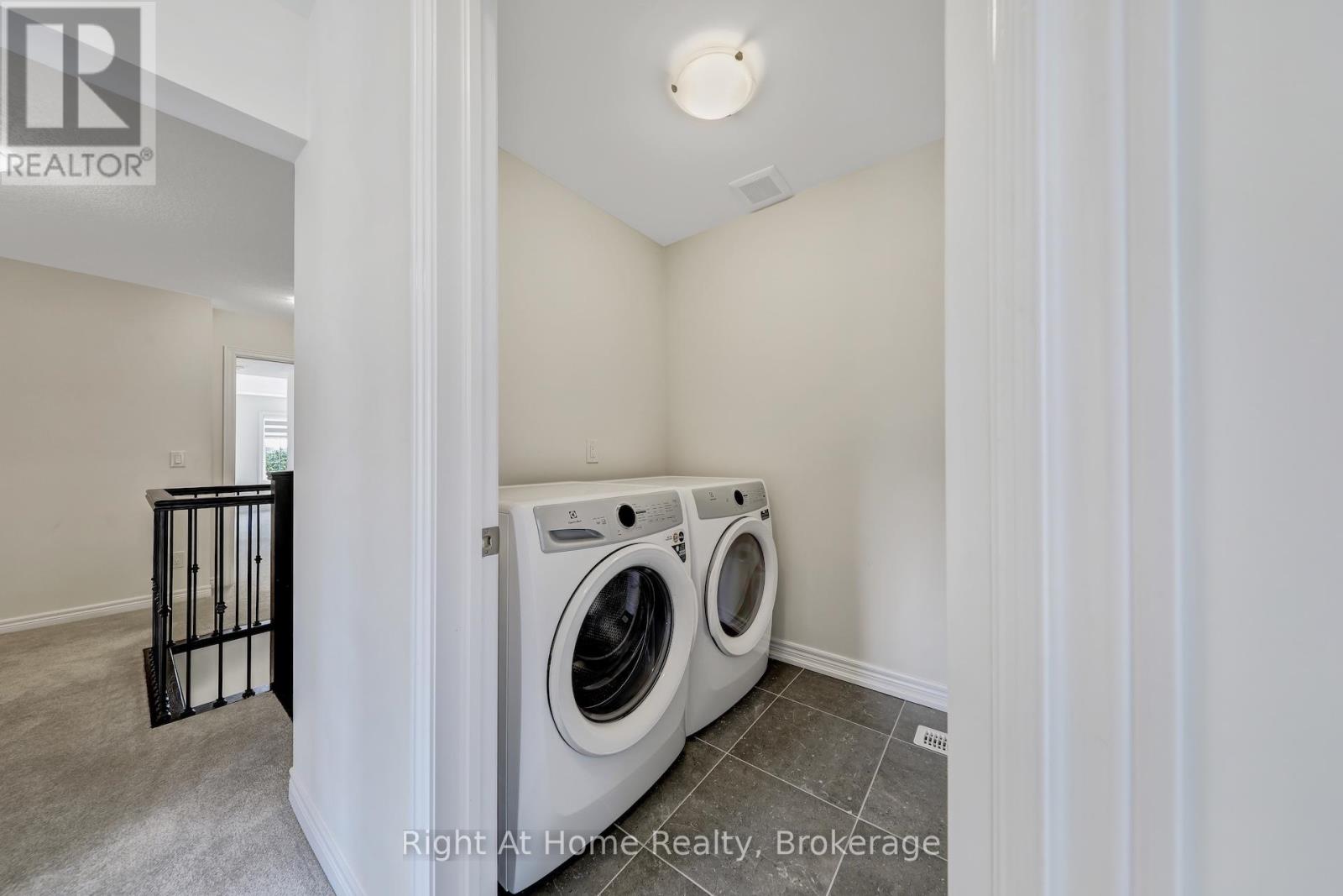 Photo 25 of 226 Broadacre Drive, Kitchener ON