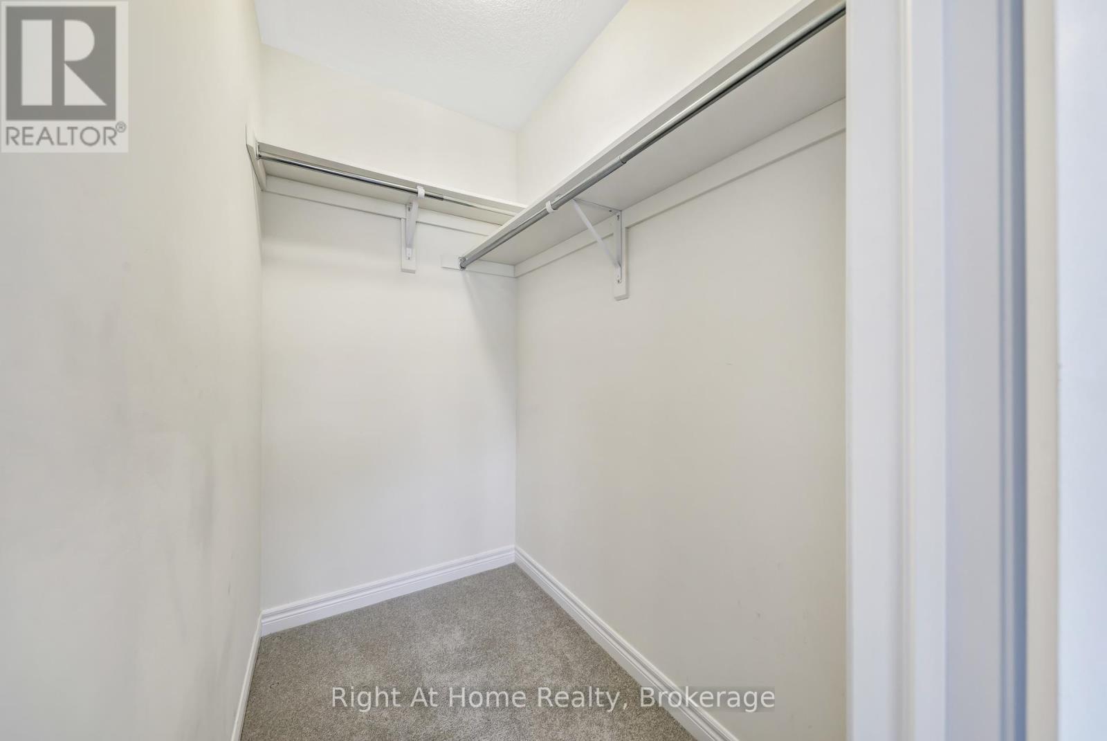 Photo 28 of 226 Broadacre Drive, Kitchener ON