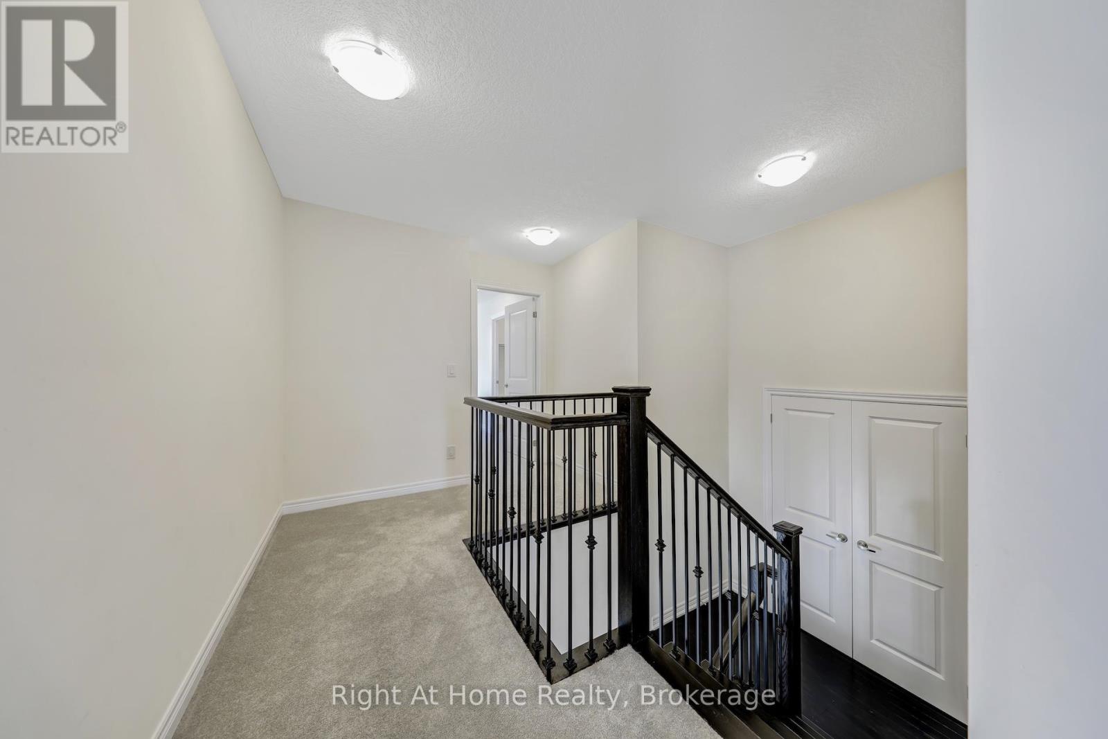 Photo 31 of 226 Broadacre Drive, Kitchener ON