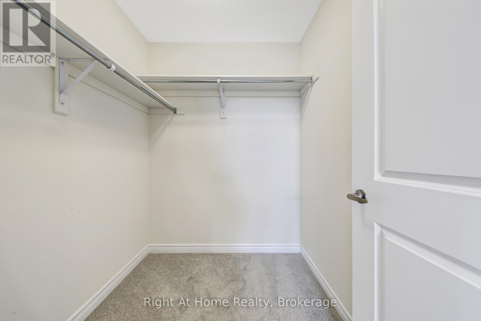 Photo 35 of 226 Broadacre Drive, Kitchener ON
