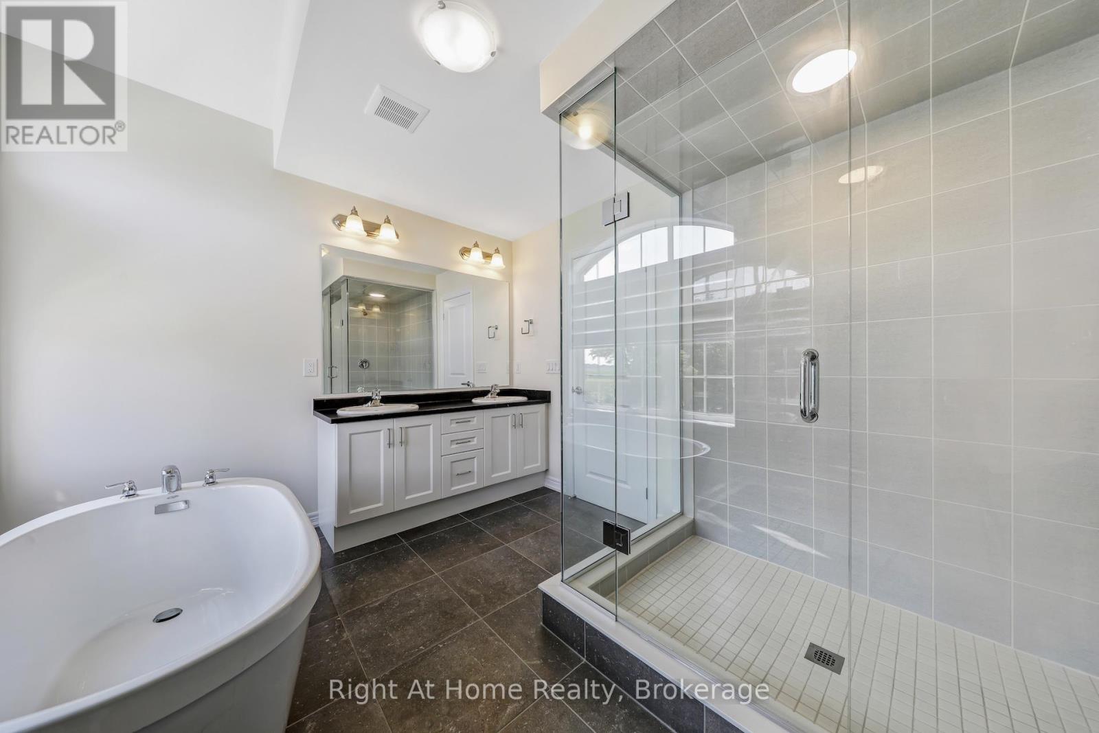 Photo 37 of 226 Broadacre Drive, Kitchener ON