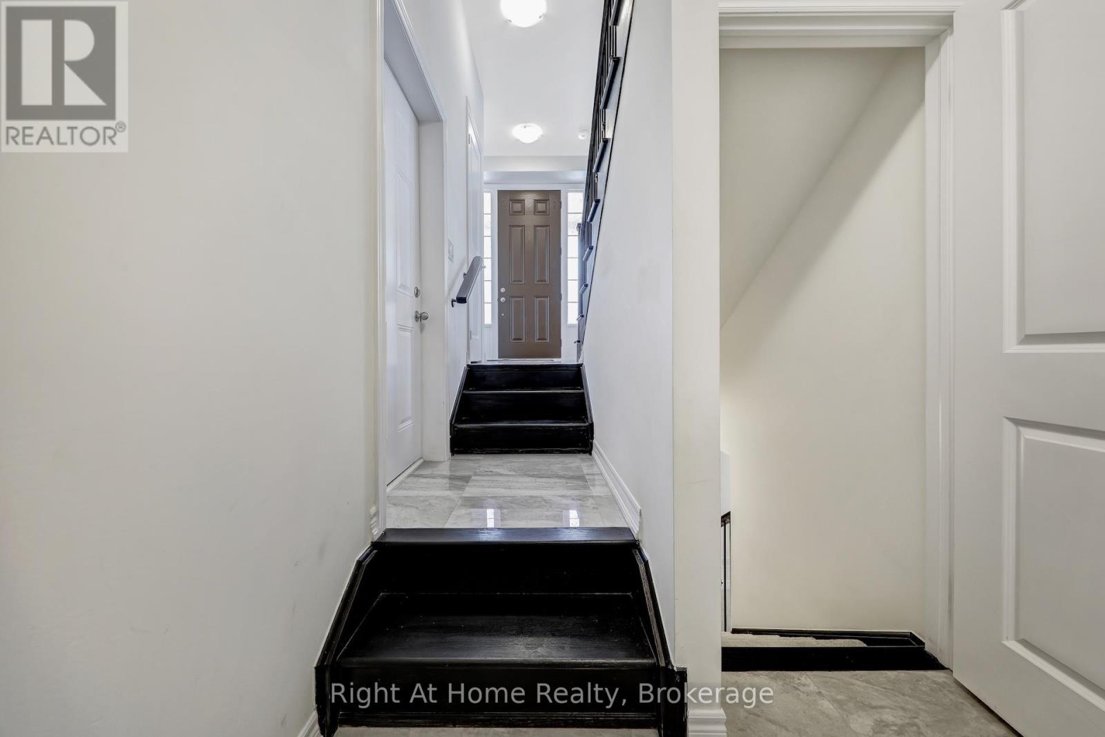 Photo 42 of 226 Broadacre Drive, Kitchener ON