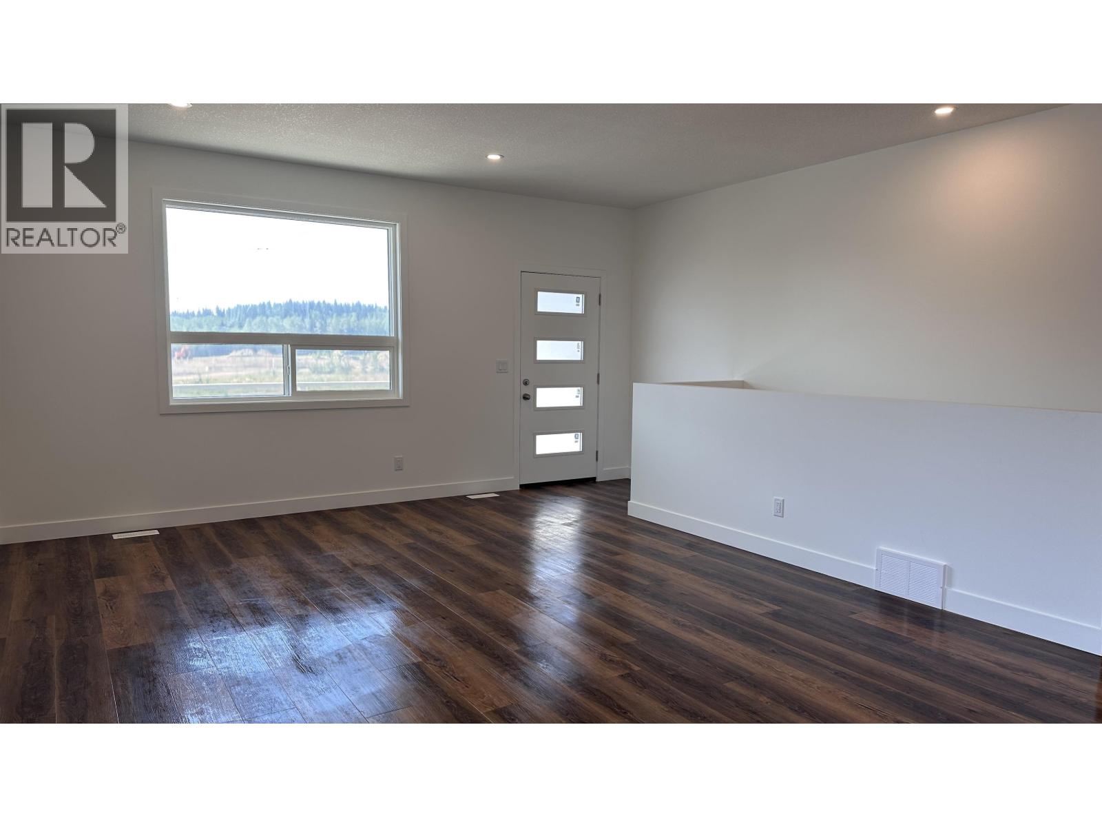 Photo 5 of 7136 Hillu Road, Prince George BC