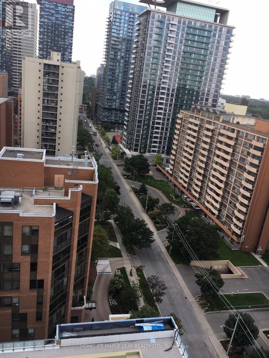 Photo 8 of 1801 161 Roehampton Avenue, Toronto ON