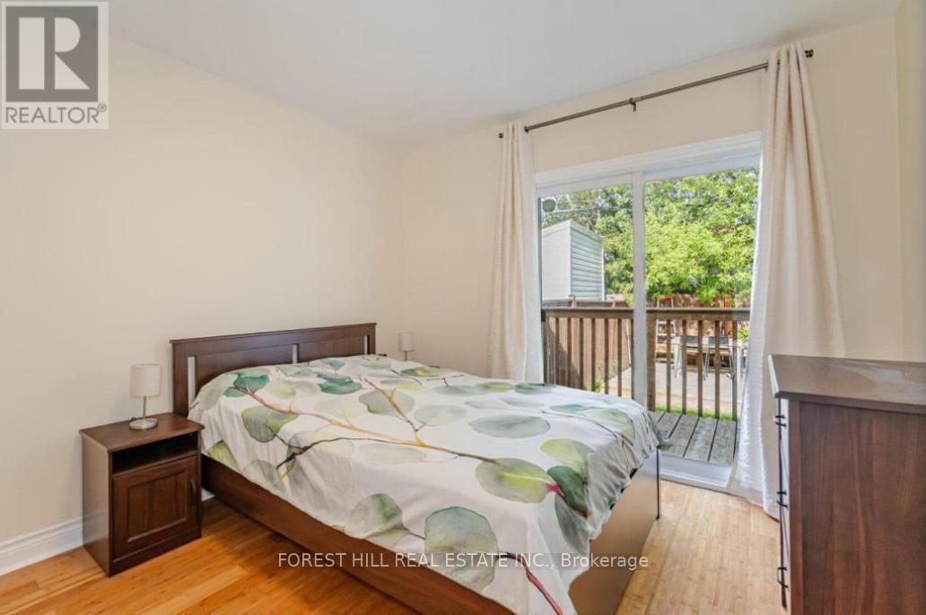 Photo 6 of 374 Browndale Crescent, Richmond Hill ON