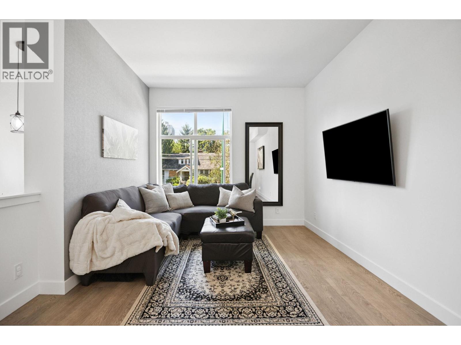 Photo 2 of 207 7250 18th Avenue, Burnaby BC