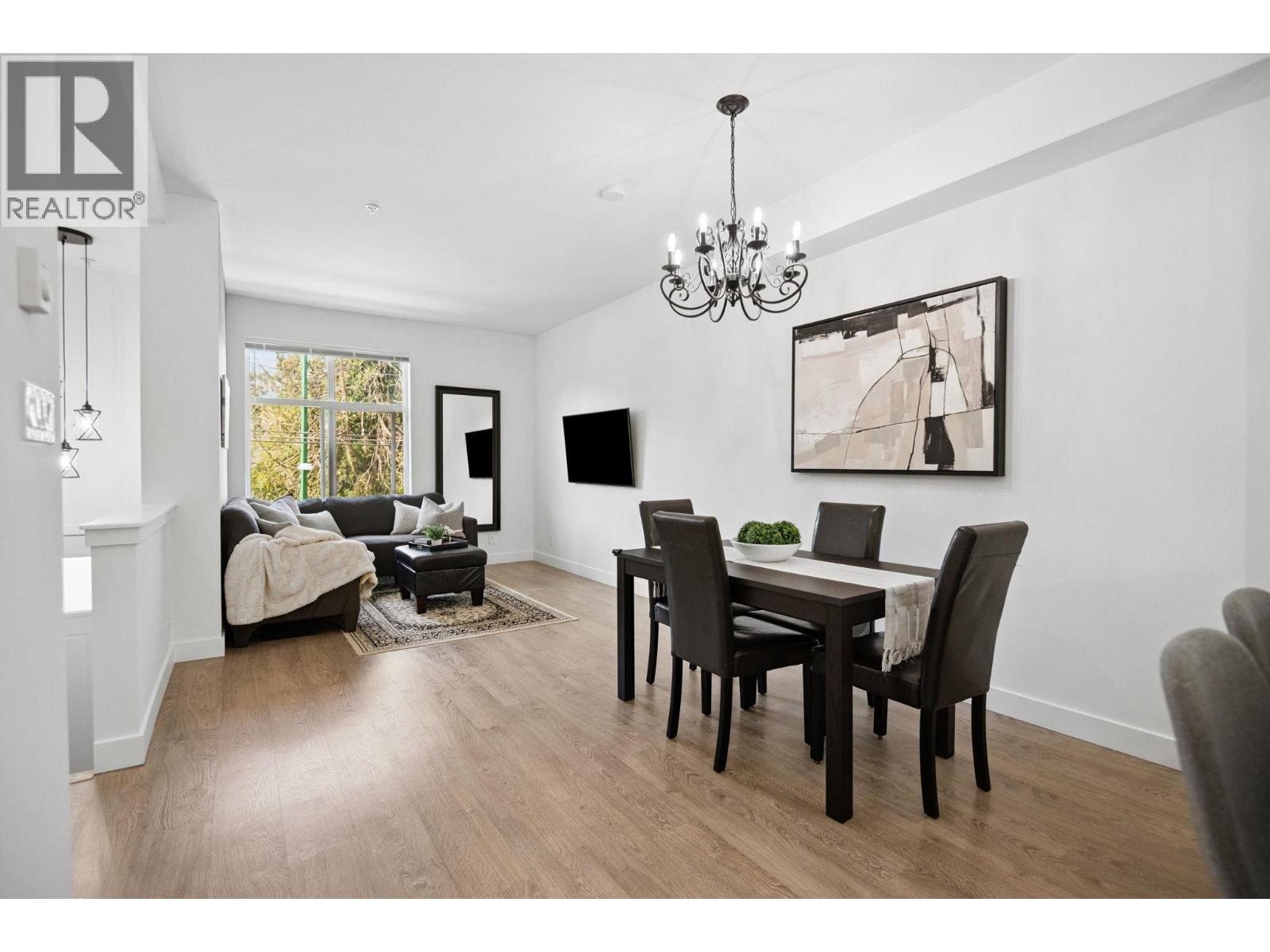 Photo 4 of 207 7250 18th Avenue, Burnaby BC