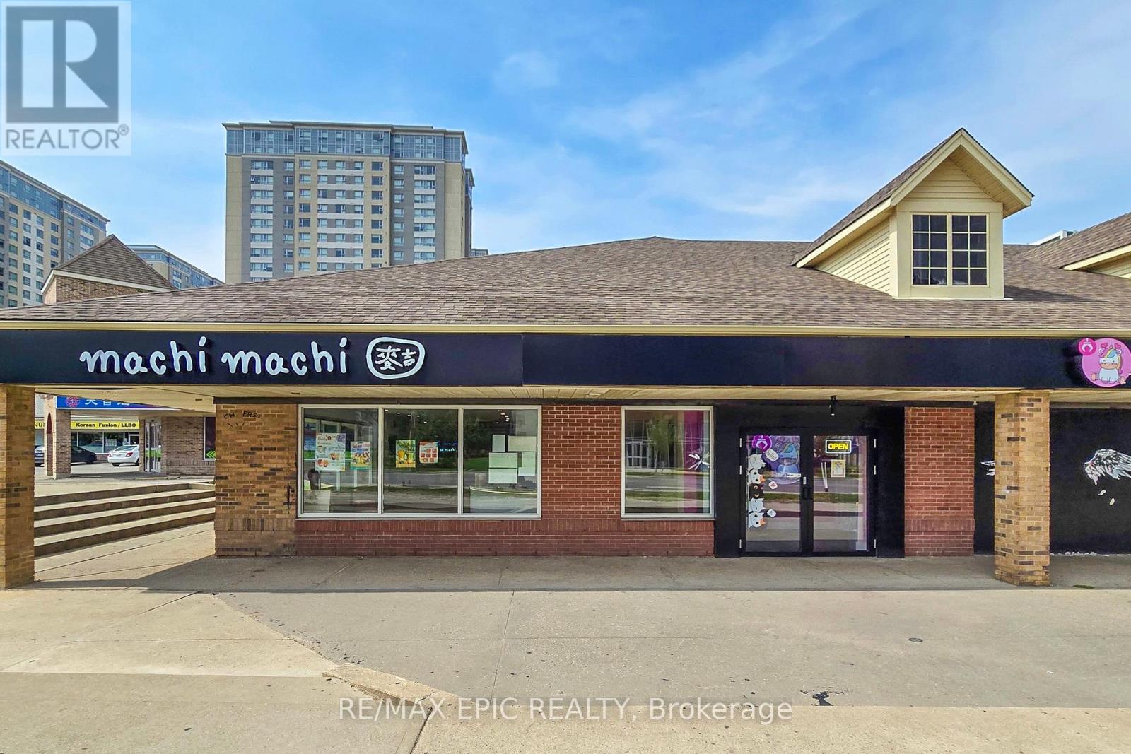 Photo 6 of 1 B 140 University Avenue W, Waterloo ON