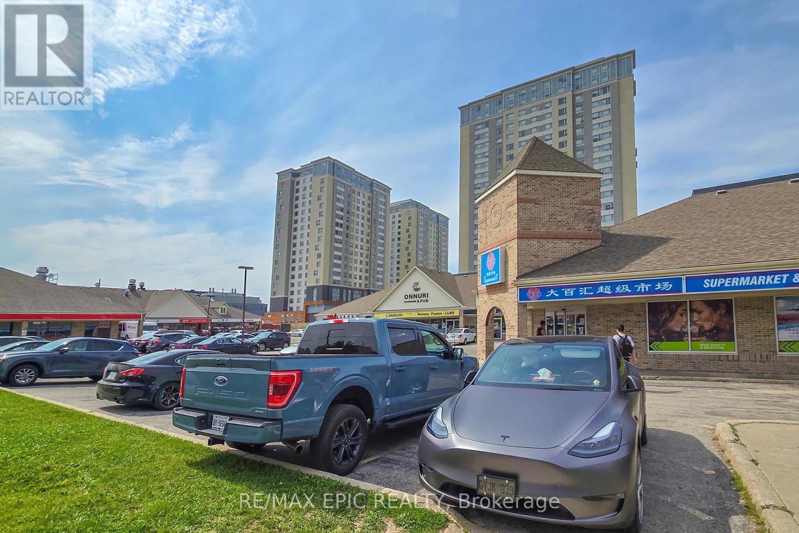 Photo 7 of 1 B 140 University Avenue W, Waterloo ON