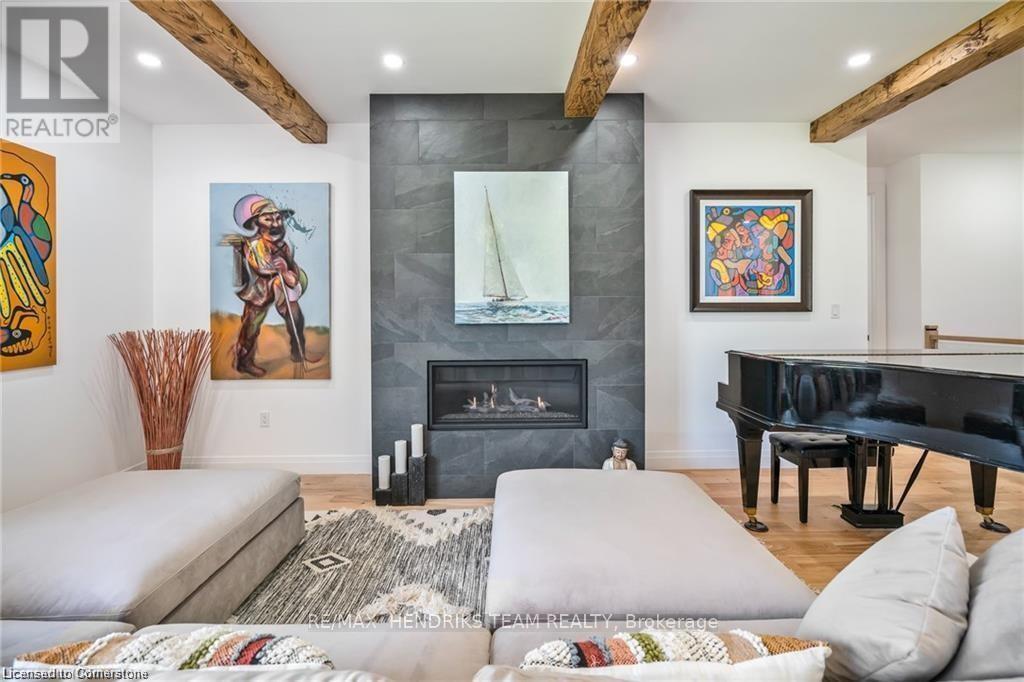 Photo 14 of 1007 Clare Avenue, Pelham ON