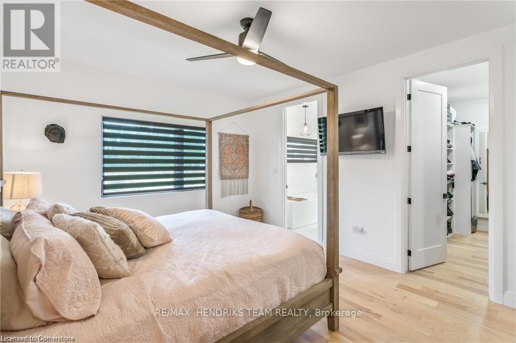 Photo 17 of 1007 Clare Avenue, Pelham ON