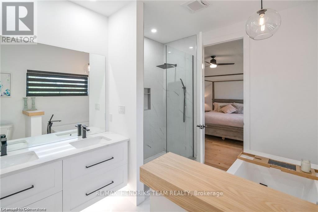 Photo 19 of 1007 Clare Avenue, Pelham ON