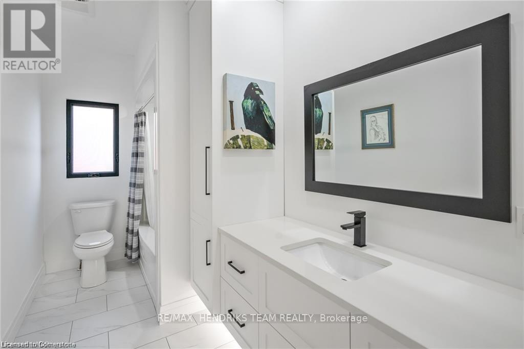 Photo 23 of 1007 Clare Avenue, Pelham ON