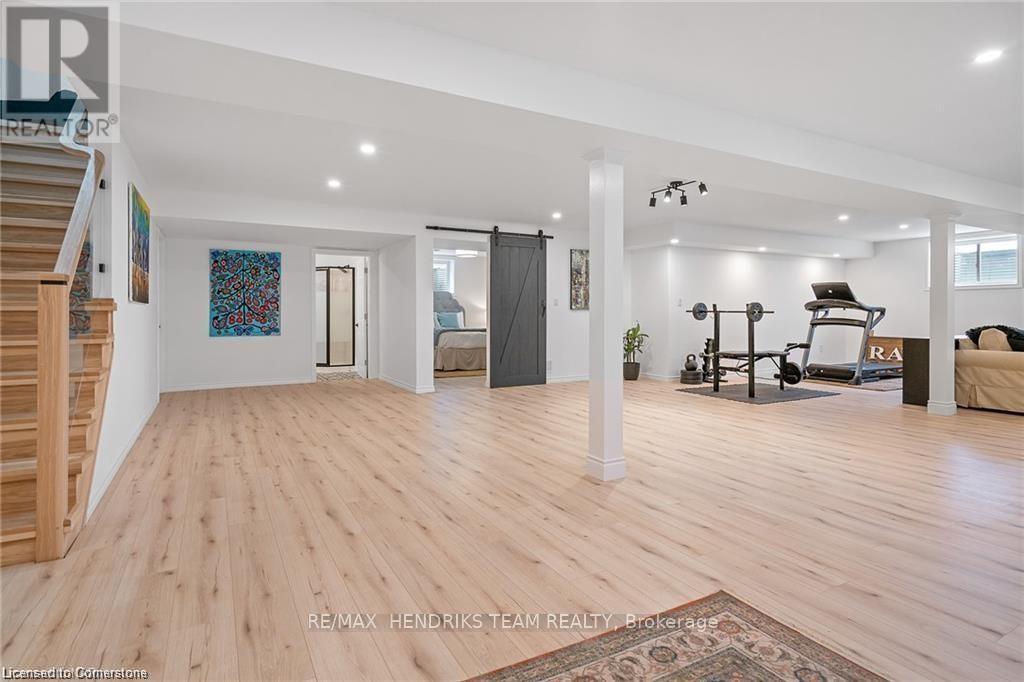 Photo 27 of 1007 Clare Avenue, Pelham ON