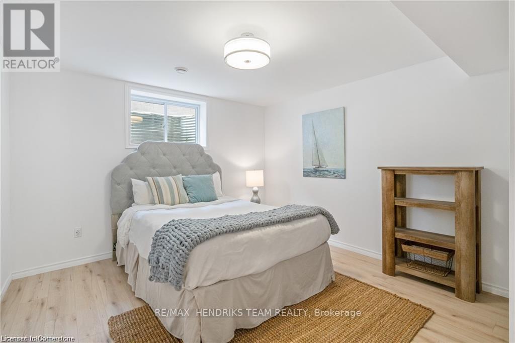 Photo 34 of 1007 Clare Avenue, Pelham ON