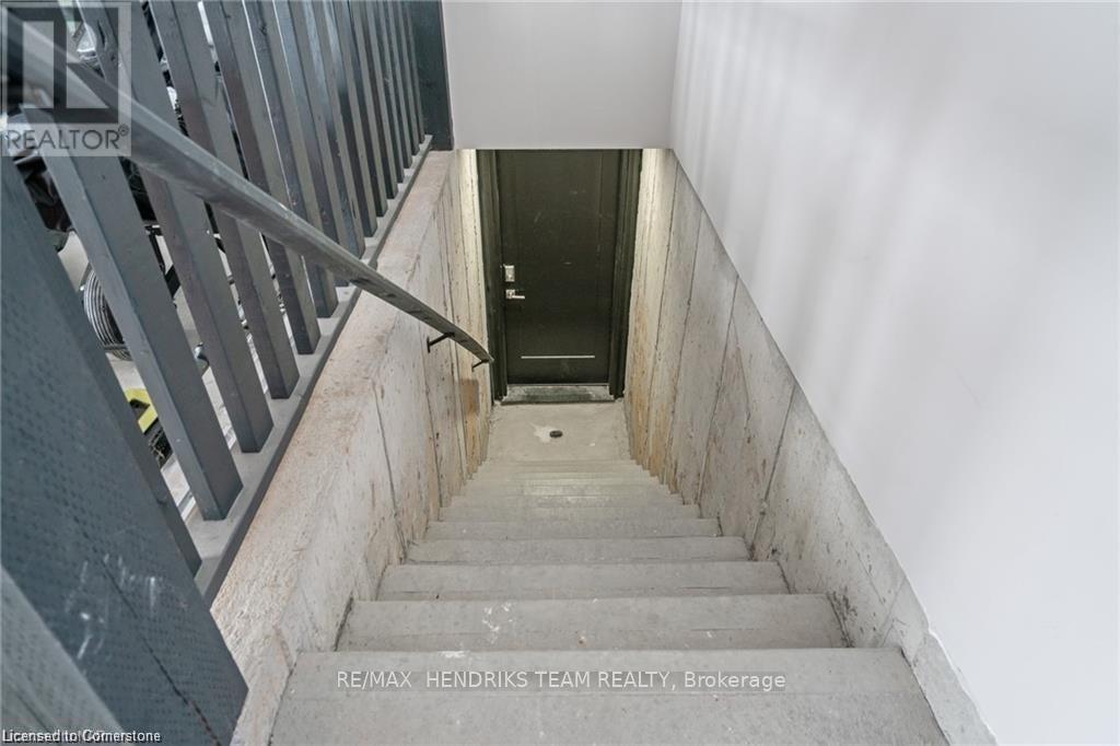 Photo 36 of 1007 Clare Avenue, Pelham ON