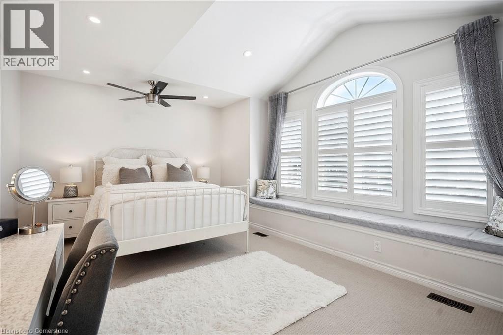 Photo 26 of 80 Bellroyal Crescent, Stoney Creek ON