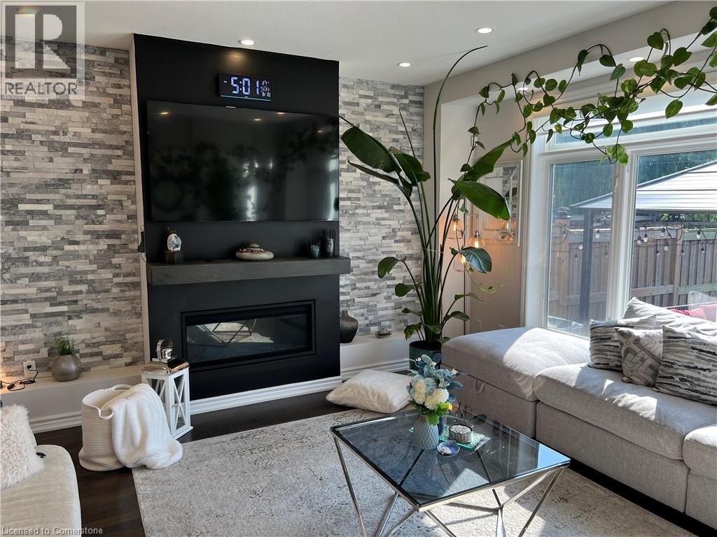 Photo 6 of 80 Bellroyal Crescent, Stoney Creek ON