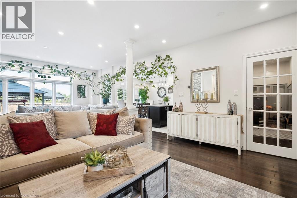 Photo 23 of 80 Bellroyal Crescent, Stoney Creek ON