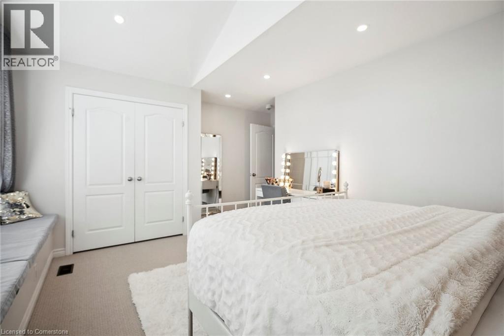 Photo 9 of 80 Bellroyal Crescent, Stoney Creek ON
