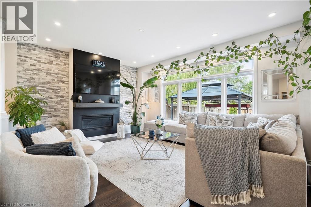 Photo 36 of 80 Bellroyal Crescent, Stoney Creek ON