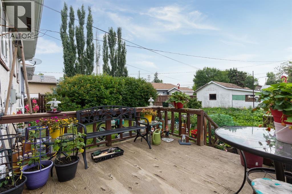 Photo 4 of 5229 49 Street, Camrose AB