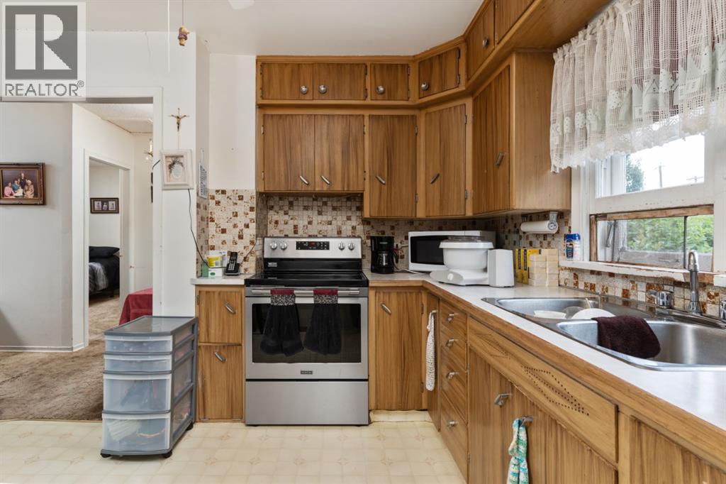 Photo 8 of 5229 49 Street, Camrose AB