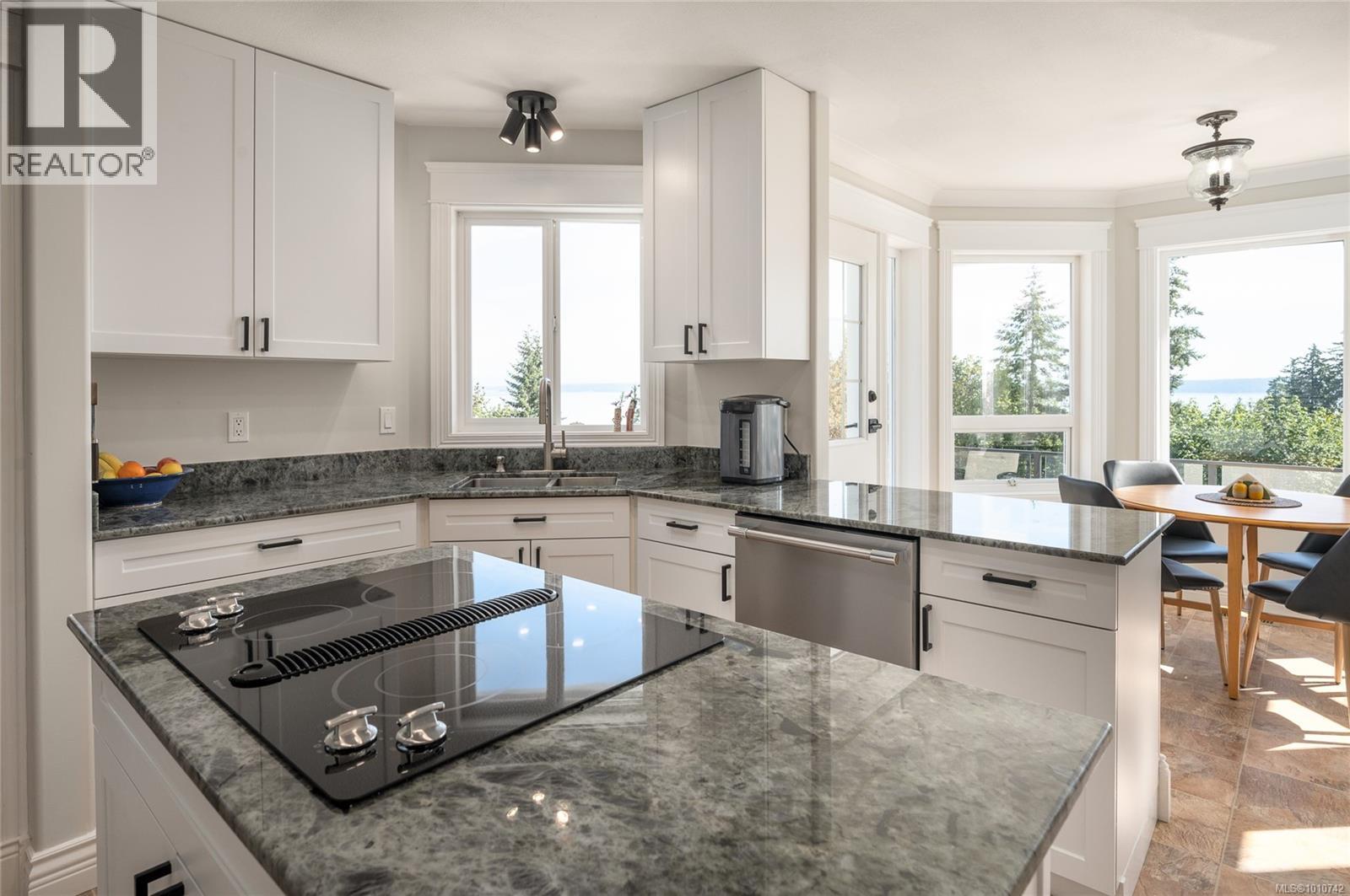 Photo 18 of 10091 View St, Chemainus BC