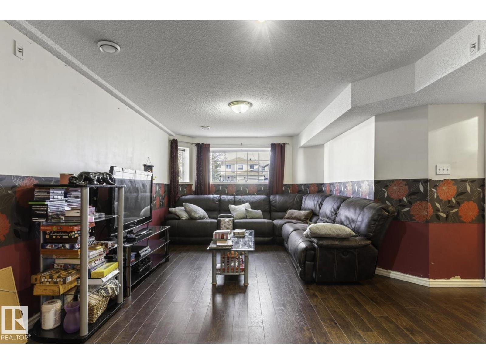 Photo 14 of 4030 37 A Avenue Nw, Edmonton AB