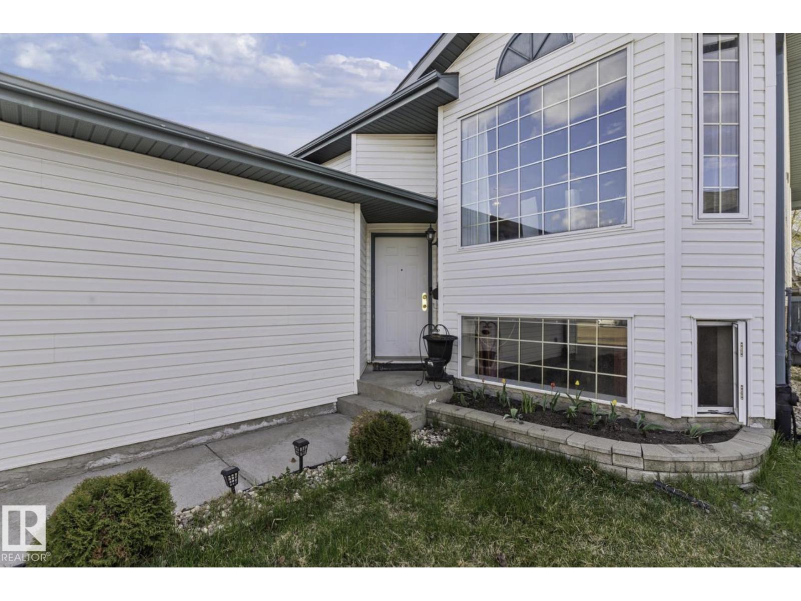 Photo 1 of 4030 37 A Avenue Nw, Edmonton AB