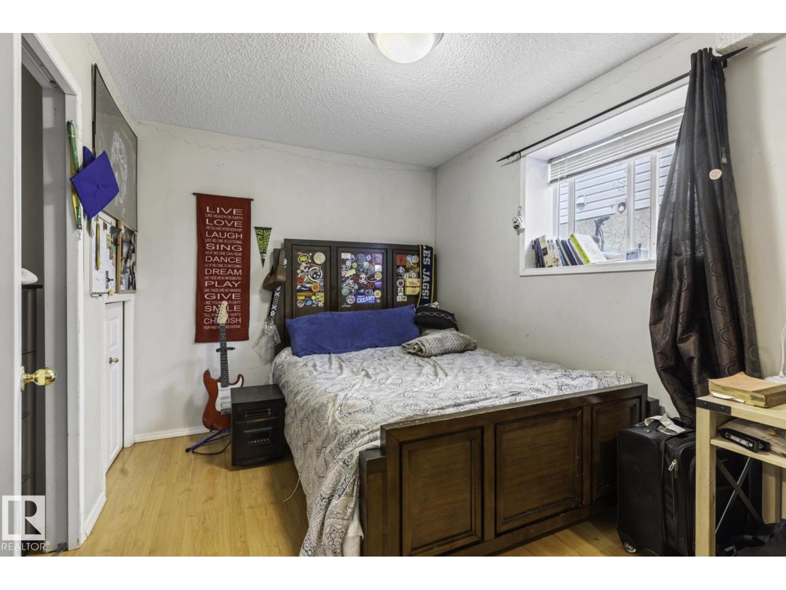 Photo 8 of 4030 37 A Avenue Nw, Edmonton AB