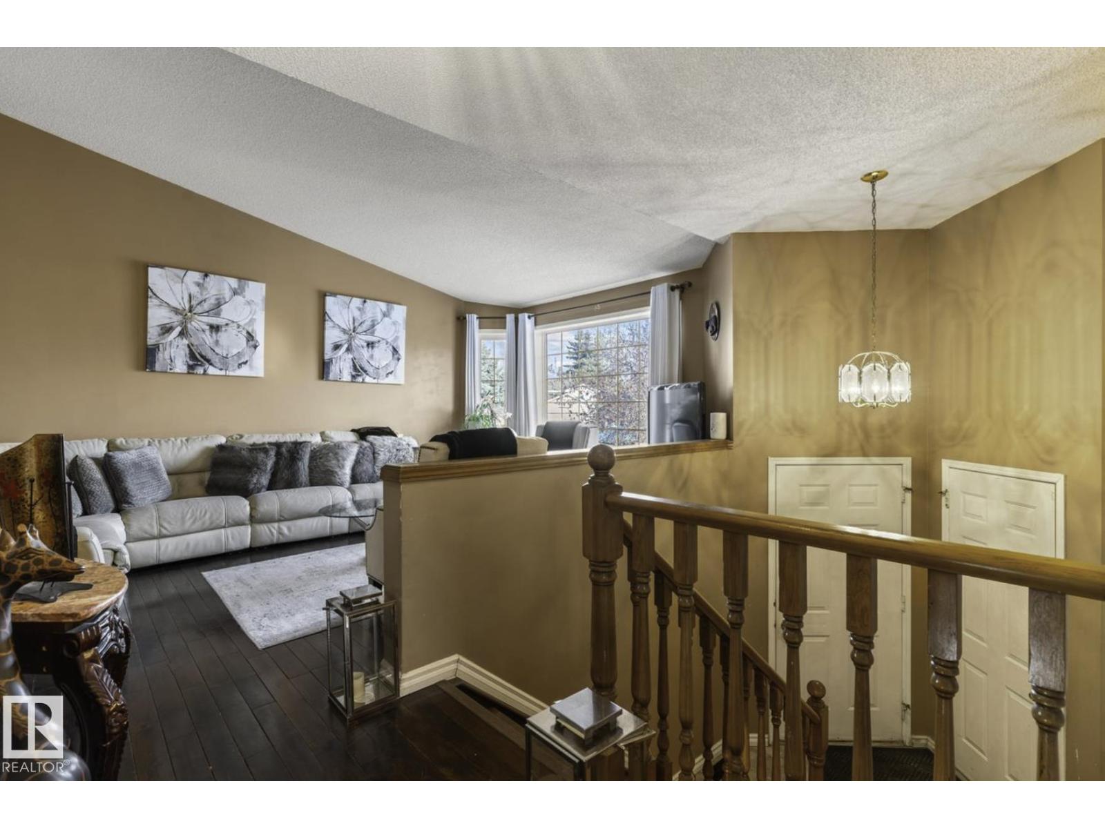 Photo 18 of 4030 37 A Avenue Nw, Edmonton AB