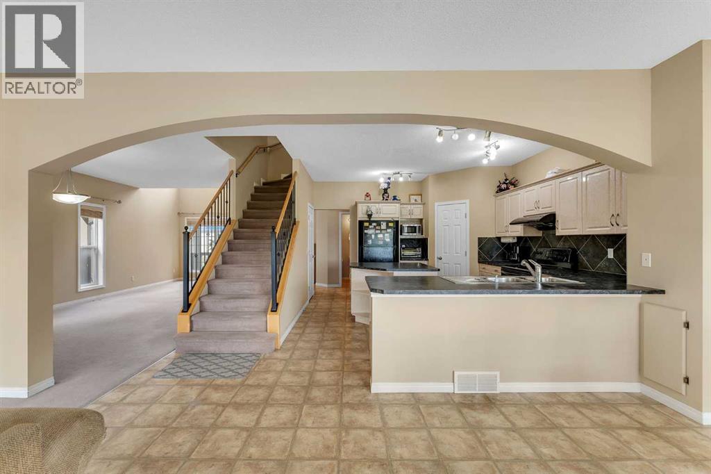 Photo 22 of 23 Marthas Way Ne, Calgary AB