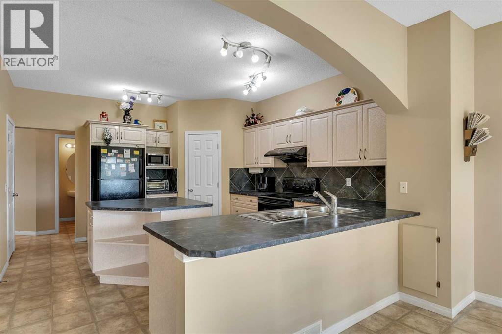 Photo 23 of 23 Marthas Way Ne, Calgary AB