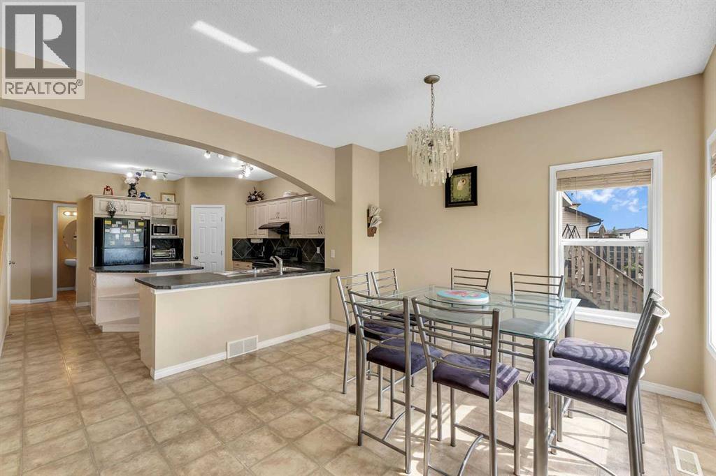 Photo 21 of 23 Marthas Way Ne, Calgary AB