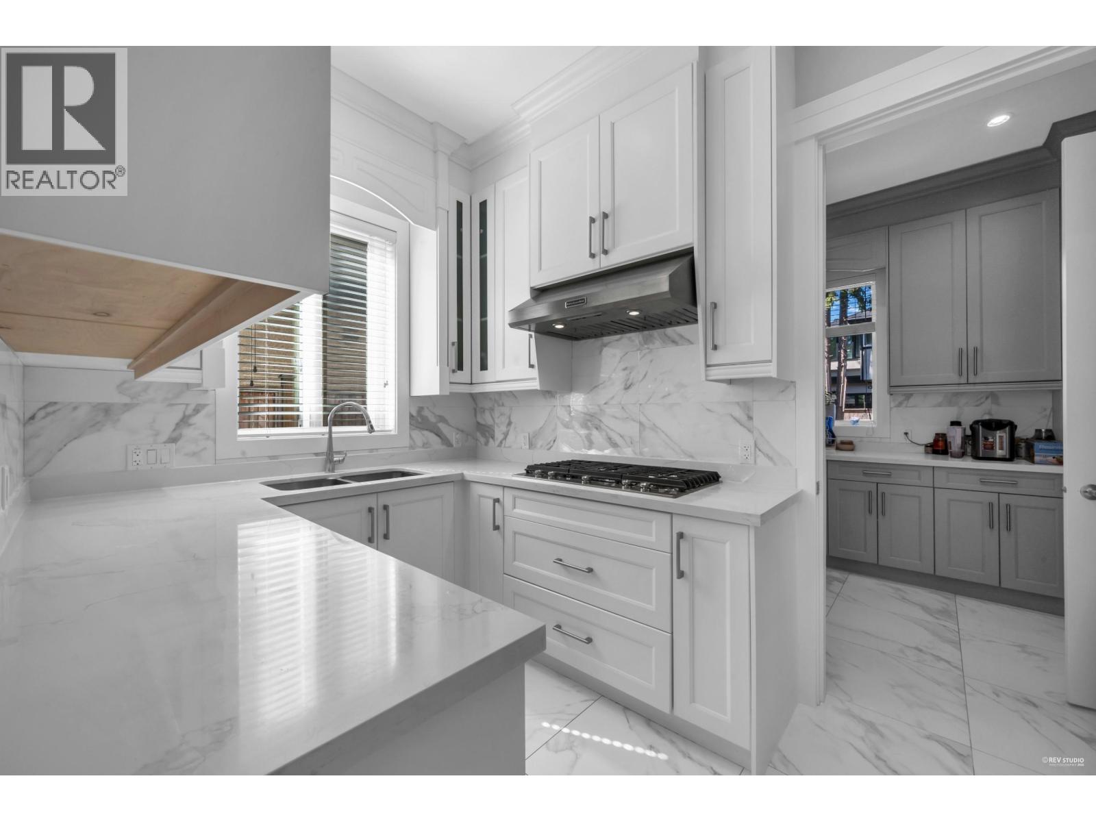 Photo 10 of 8351 Leslie Road, Richmond BC