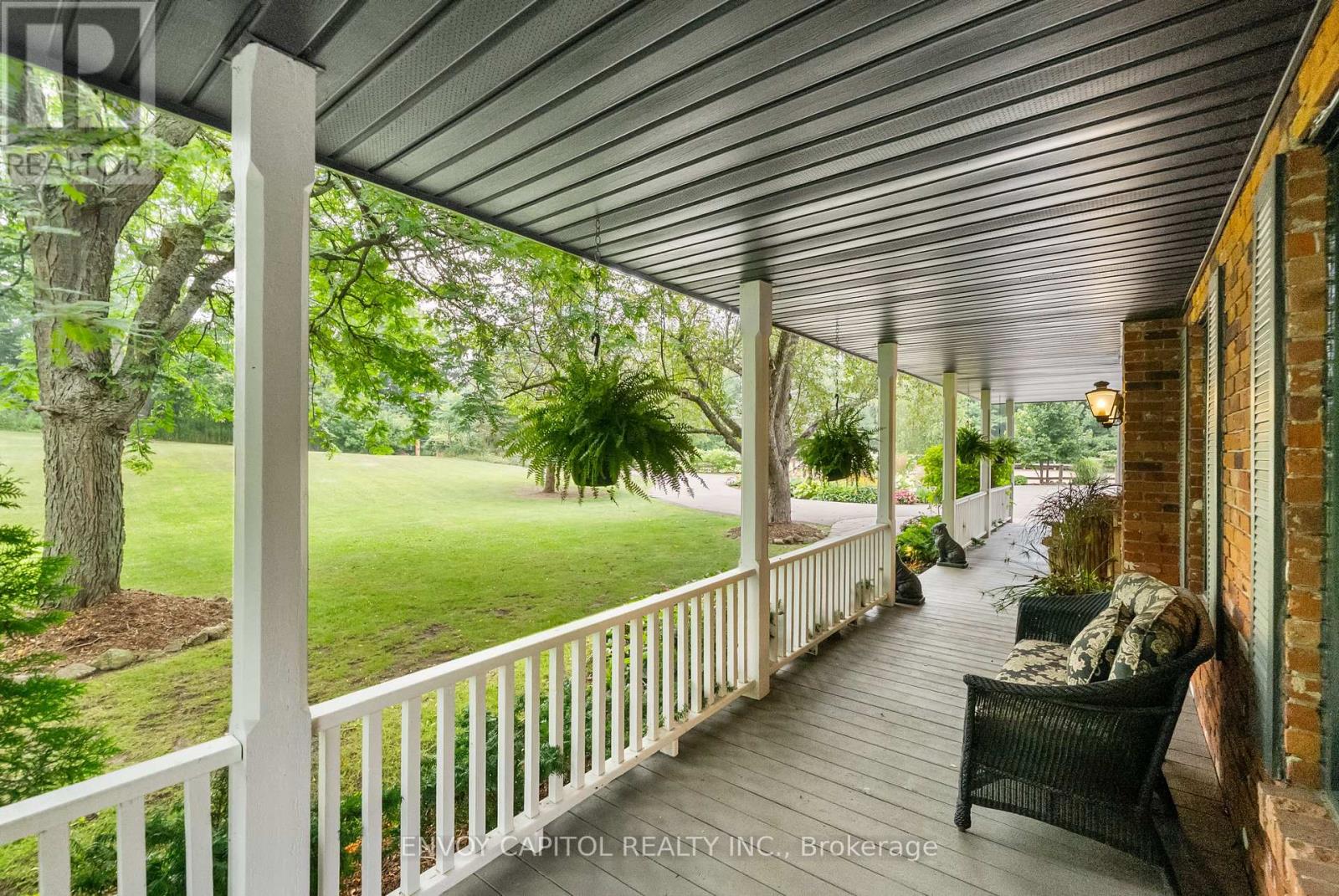 Photo 4 of 11636 6th Line, Milton ON