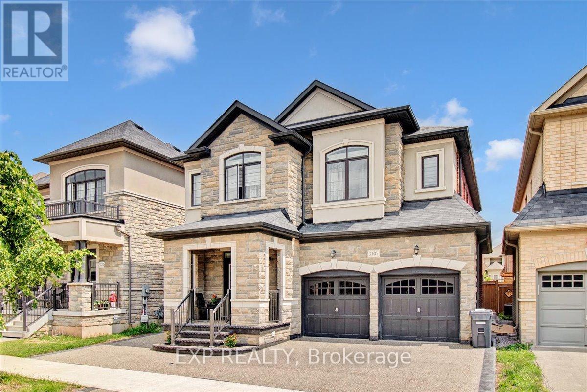 Photo 2 of 3107 Streamwood Passage Pass, Oakville ON