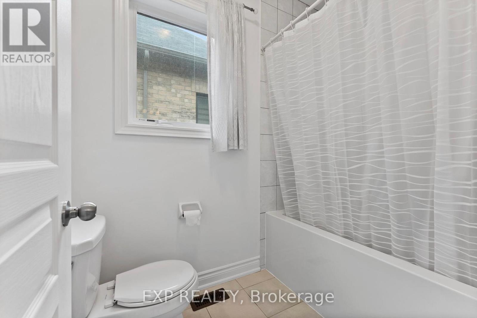 Photo 34 of 3107 Streamwood Passage Pass, Oakville ON