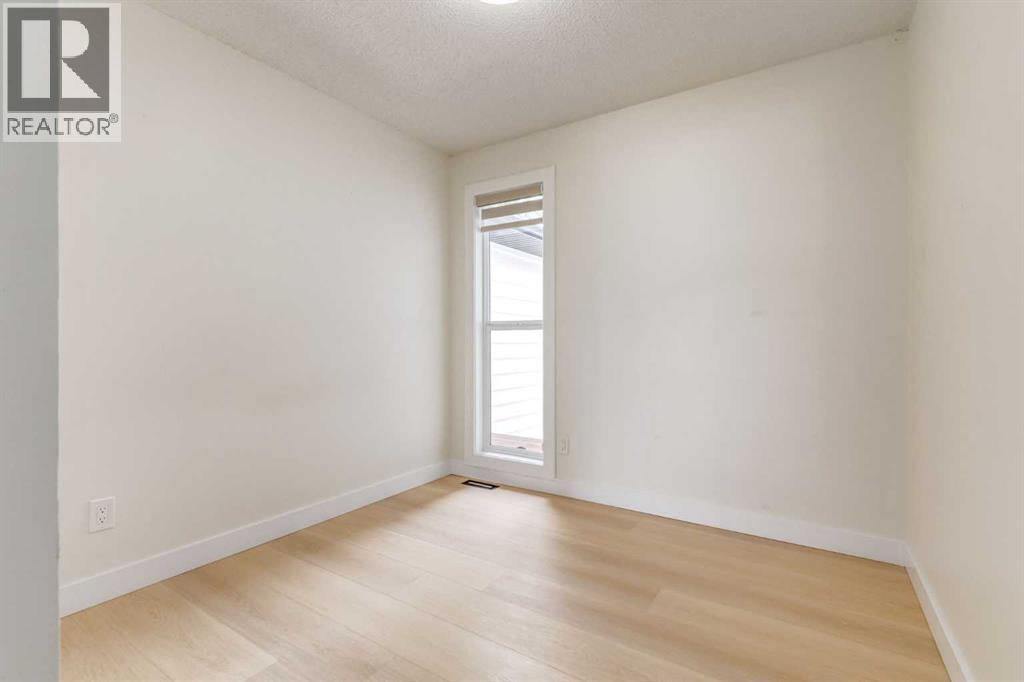 Single Family House Bungalow for Sale in  Hawkhill Way NW Hawkwood Calgary 