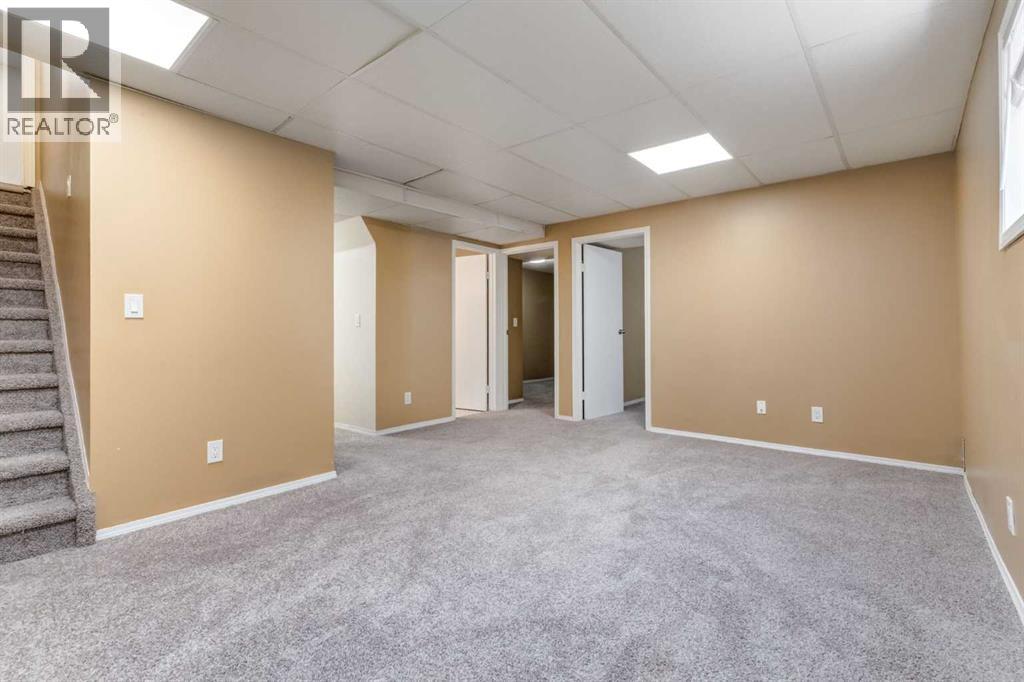 Single Family House Bungalow for Sale in  Hawkhill Way NW Hawkwood Calgary 