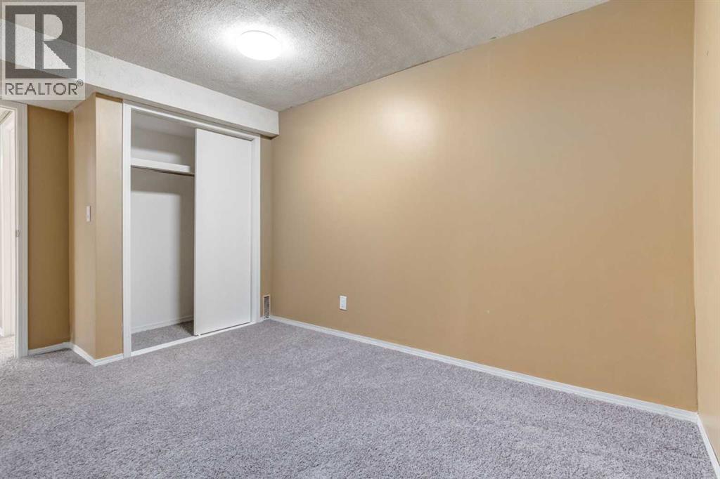 Single Family House Bungalow for Sale in  Hawkhill Way NW Hawkwood Calgary 