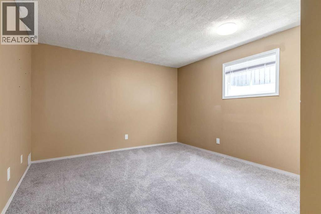 Single Family House Bungalow for Sale in  Hawkhill Way NW Hawkwood Calgary 