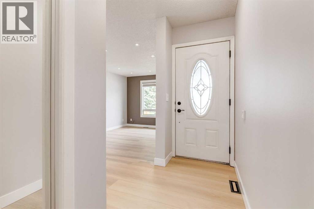 Single Family House Bungalow for Sale in  Hawkhill Way NW Hawkwood Calgary 