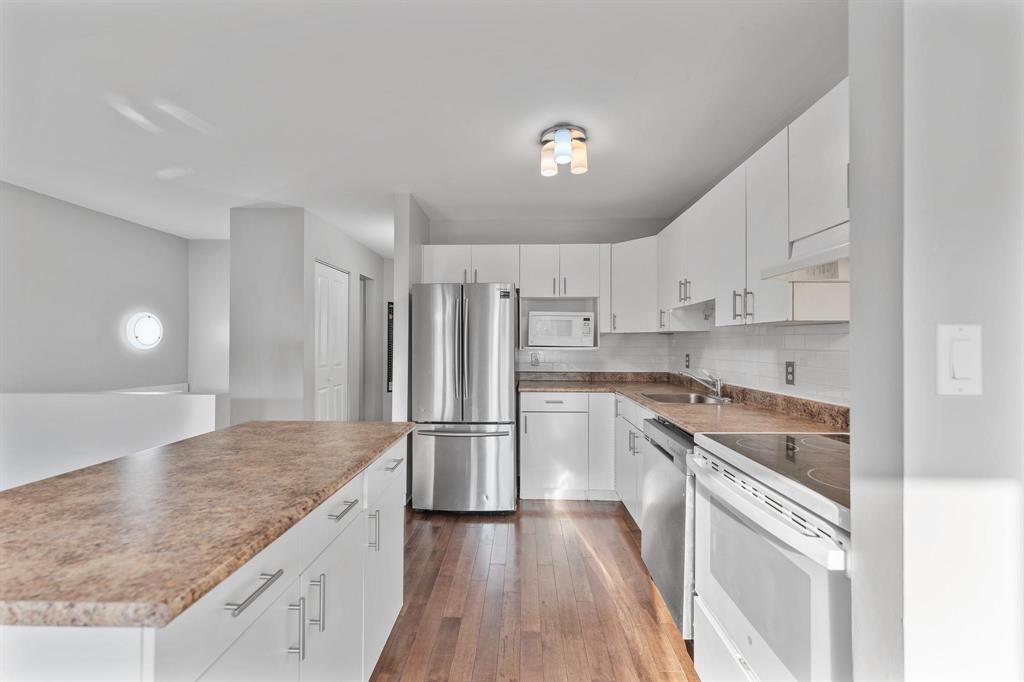 Photo 3 of 411 Ferry Road, Winnipeg MB