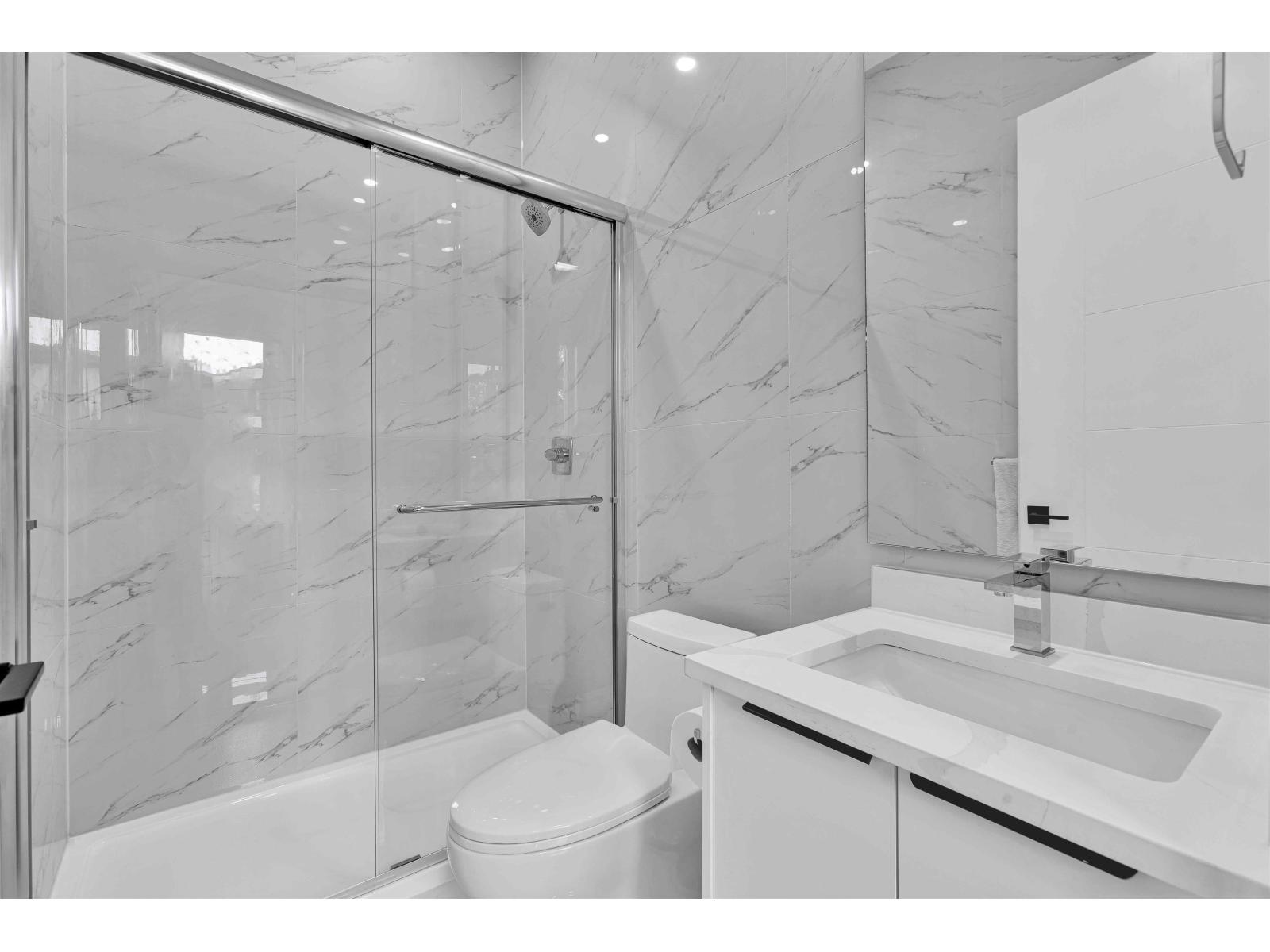 Photo 11 of 19691 32 A Avenue, Langley BC