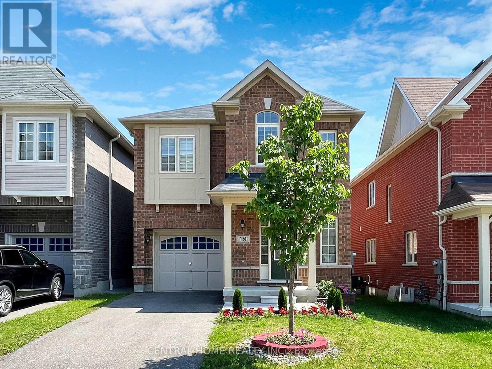 Photo 10 of 19 Camilleri Road, Ajax ON