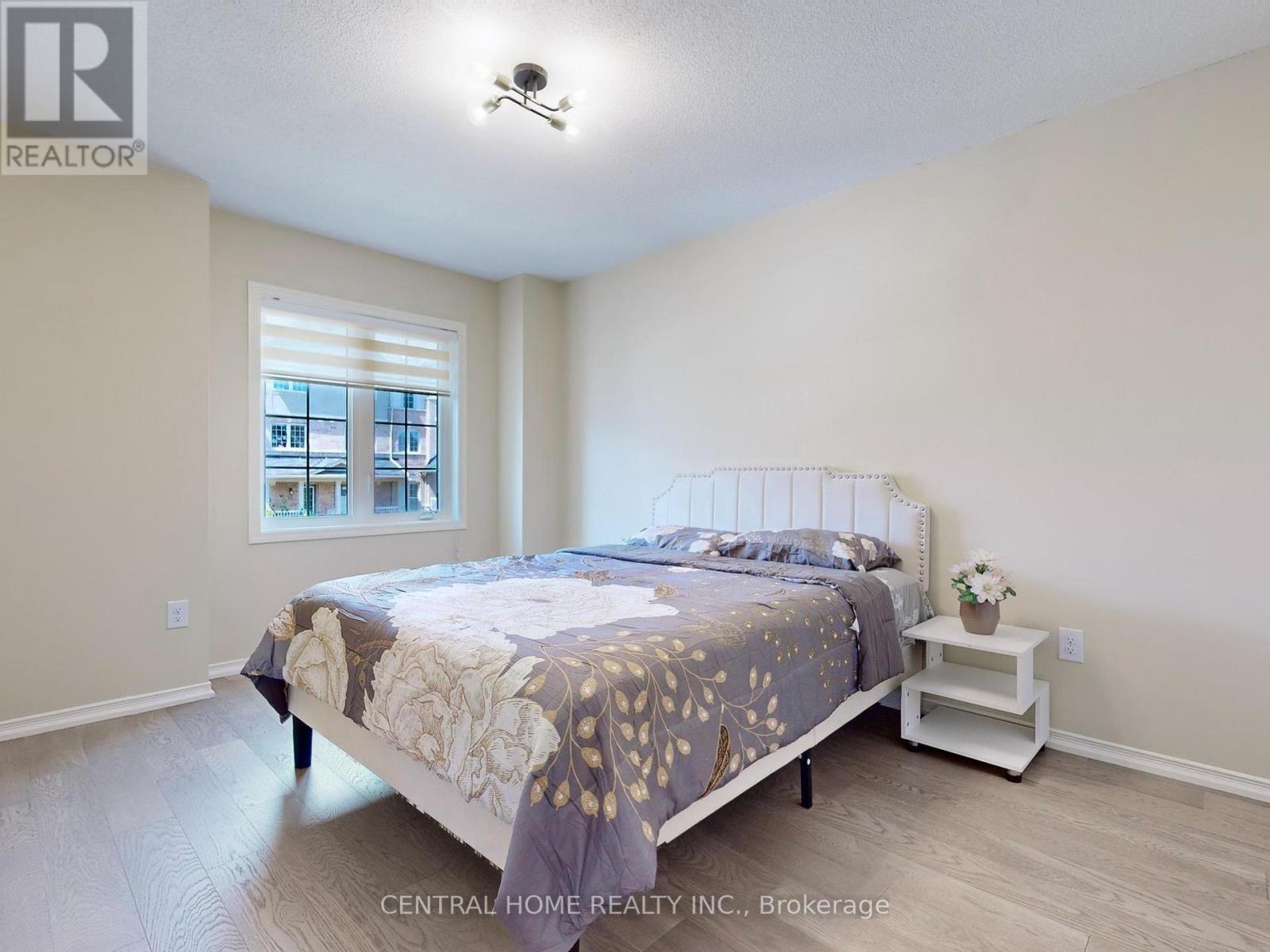 Photo 24 of 19 Camilleri Road, Ajax ON
